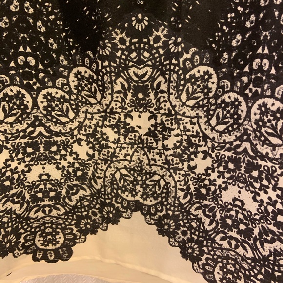 1X tunic top (fits 2X) - Picture 4 of 5